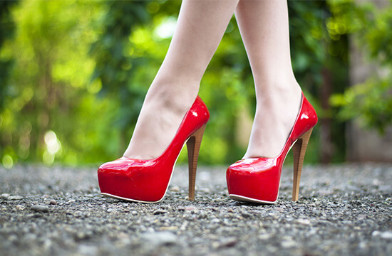 How To Walk In Heels 7 Dos And Donts For Crossdressers And 2499